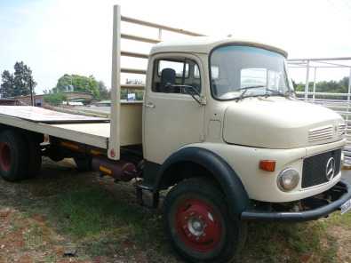 MERCEDES BENZ 1113 BULLNOSE TRUCK