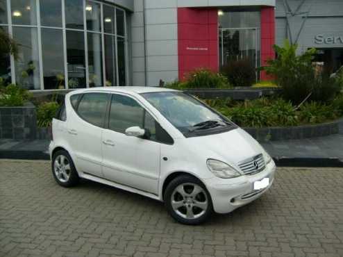 MERCEDES BENZ 2003 R120.000.  MERCEDES 2001 WHITE CLOUR AUTOMATIC R69.900