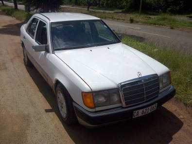 Mercedes-Benz 200E