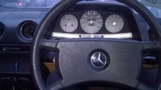 Mercedes benz 230E W123 1982