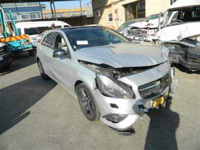 MERCEDES-BENZ A 200 AT (2013)
