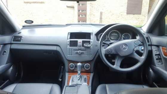 Mercedes-Benz C180k