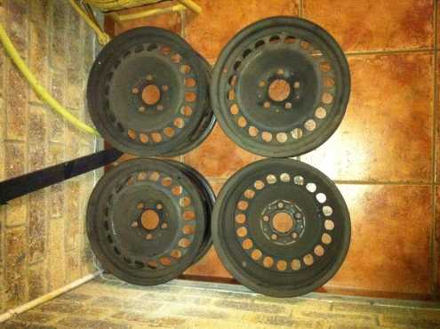 Mercedes Benz C200 original rims and nuts for sale.