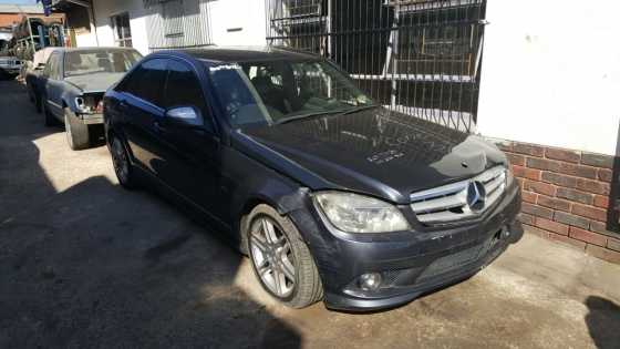 MERCEDES BENZ C200K STRIPPING FOR SPARES