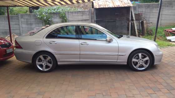 Mercedes-Benz C320 cdi V6 turbo diesel silver 2006