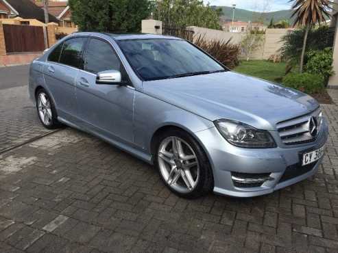 Mercedes-Benz C350 WITH AMG Pack
