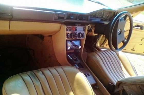 Mercedes Benz E200