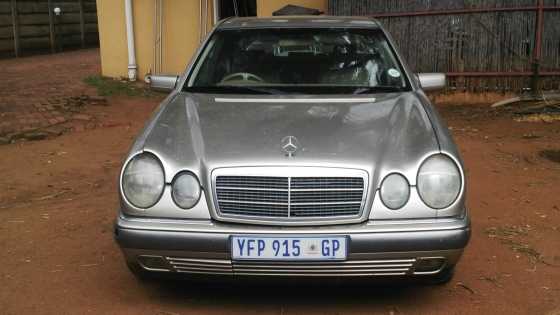 Mercedes Benz E240