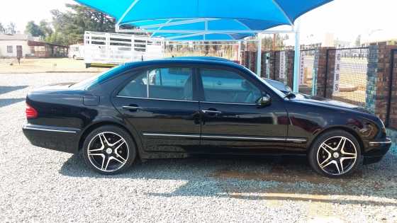 Mercedes-benz E240