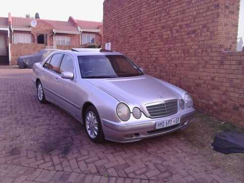 Mercedes Benz, model 2000 in Kempton area