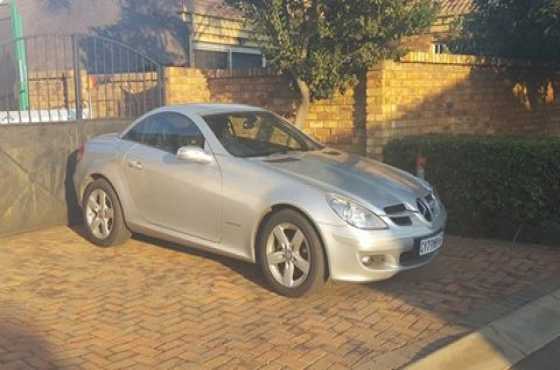 Mercedes-Benz  SLK 200 Automatic  Year  2007