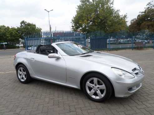 MERCEDES BENZ SLK200 WITH LOW KILOS FSH MUST SEE BARGAIN