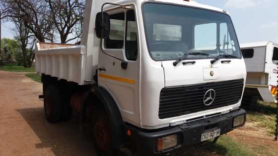 MERCEDES BENZ TIPPER