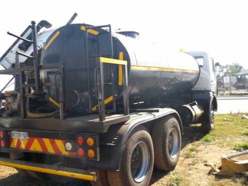 MERCEDES BENZ V8 16000L WATER TANKER