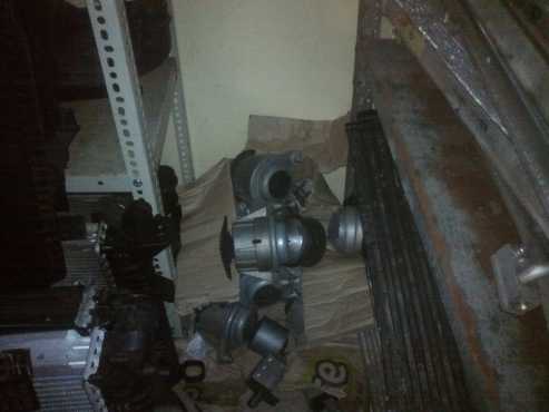 Mercedes Benz W204 engine mounting available