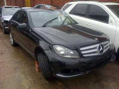 MERCEDES BENZ W204 STRIPPING 4 SPARES