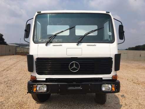 Mercedes Benz Water tanker