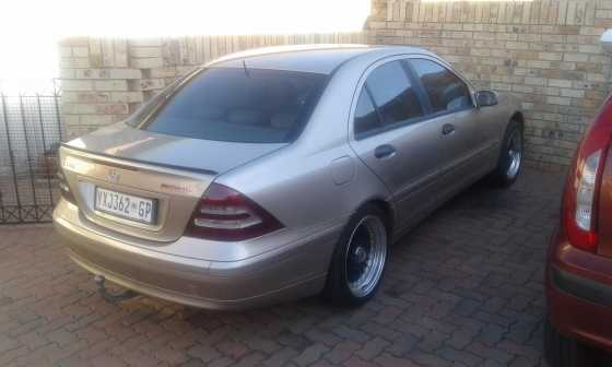 Mercedes c-class 180 in perfect condition.