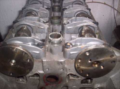 mercedes e220  c230  musso 2300.cylinder head.