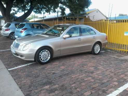 Mercedes e240 elegance dec special