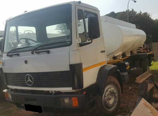 Mercedes Econoliner 10 000 L water truck.