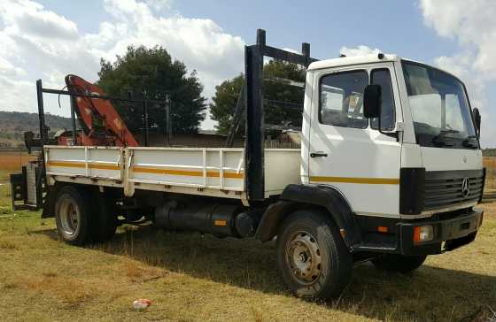 Mercedes Econoliner 814 8 ton with crane