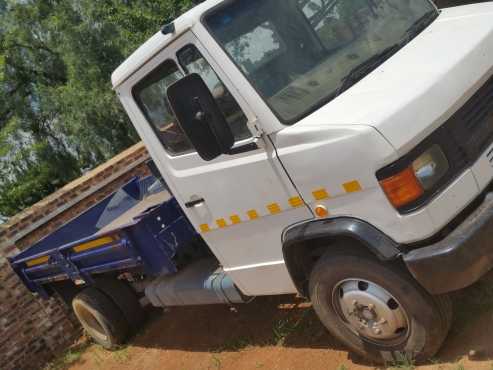 Mercedes Tipper 4ton