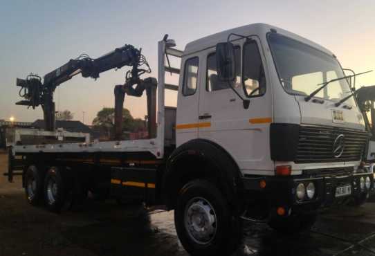 Mercedes V-series Brick Crane truck