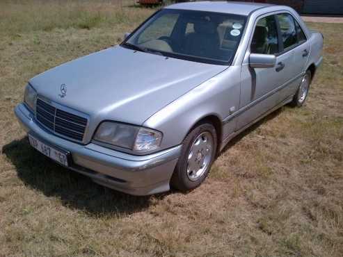 Mercedes W202, C250TD, 2000 complete car stripping