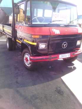 Mercedrs truck