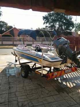 Miami Boat with Skis, Tube and lifejacket039s