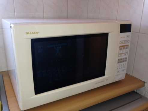 Microwave convection oven