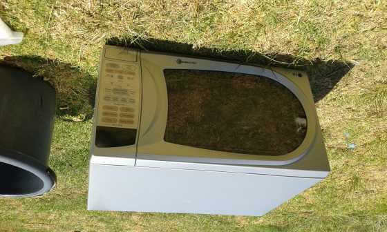 Microwave oven LG