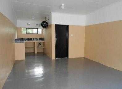 MIDRAND New bachelor flat R3 200pm in Lever Road