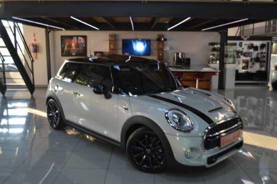 Mini Cooper quotSquot 2.0 Turbo Auto 3 Door (141kW)