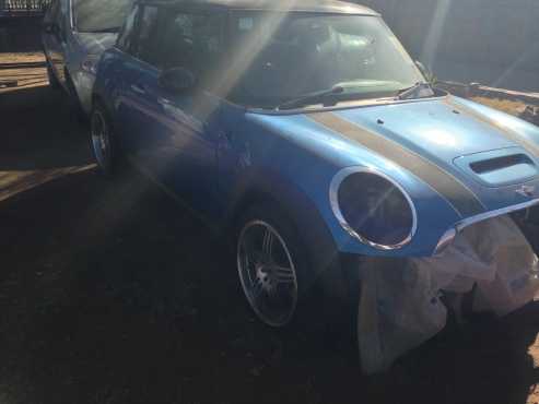 Mini Cooper s motor needs a clean out doe not start panaramic sunroof  mags 6 speed gbox turbo