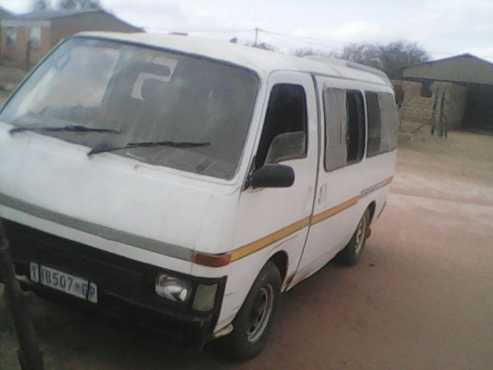 Minibus Isuzu Relay