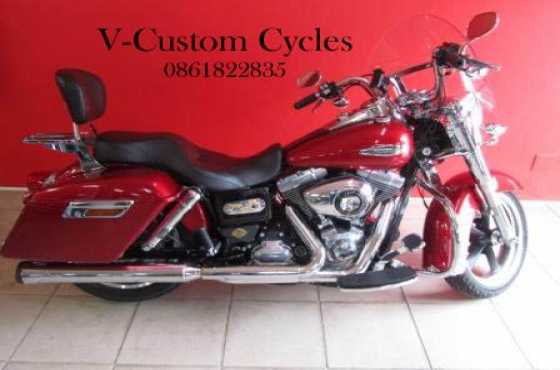 Mint Condition Dyna Switchback with Nice Extras