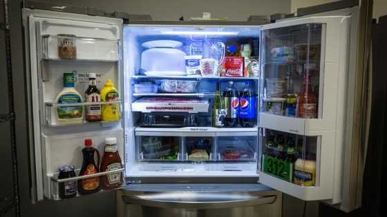 Mint Fridge freezer with Ice maker... With original box.. never used..