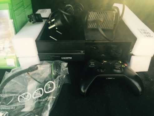 mint prestine X box one 500 gig