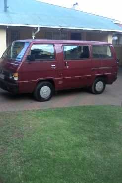 Mitsubishi 9 seater minibus, 147000 km, Burgundy