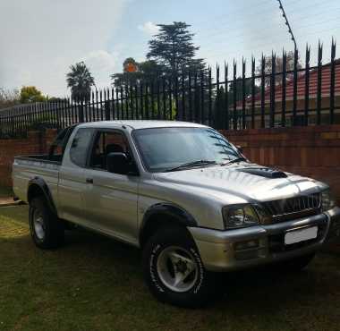 Mitsubishi Colt Club cab 2.8 TD - 2003 Model.