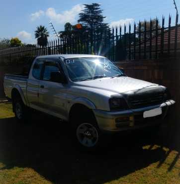 Mitsubishi Colt Club Cab  3.0 v6 Petrol - 2001 Model.
