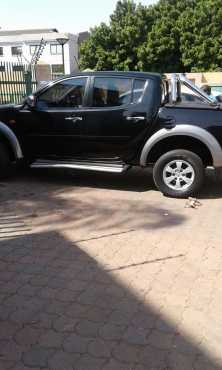 Mitsubishi double cab bakkie 2010 model