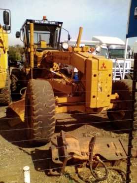 Mitsubishi MD 460 Grader