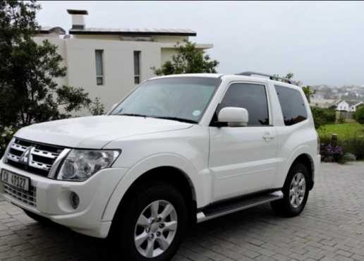 MITSUBISHI PAJERO 3.2 DiD GLS SWB Auto