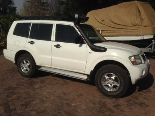 MITSUBISHI PAJERO 3.2 DID GLX 4 x4 LWB 2005