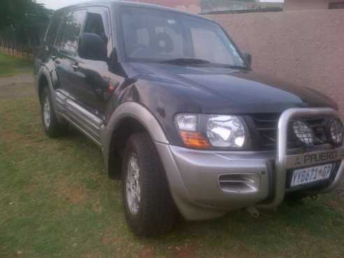 Mitsubishi Pajero 4x4 v6