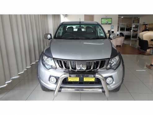 Mitsubishi Triton 2.4 DI-D auto 4X4 (2017) , Mileage 10,500 , Previous owners 1 ,