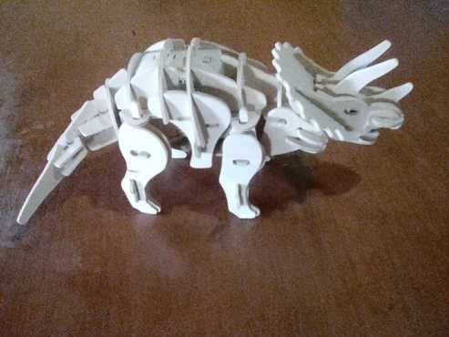 Model dinosaur toy